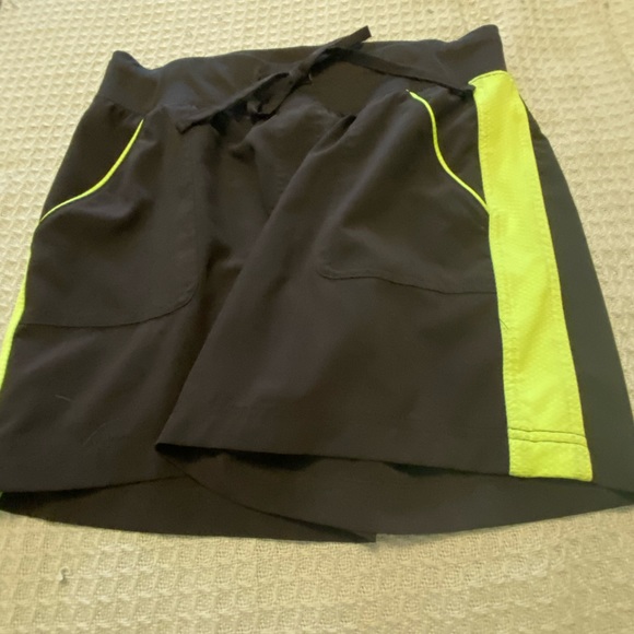 4 Pairs Tek Gear DryTek Shorts Medium New with and without tags. - Picture 3 of 4